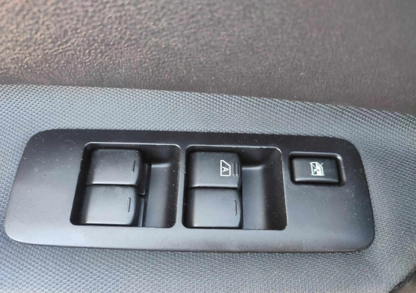 Nissan Qashqai cena 41900 przebieg: 182756, rok produkcji 2010 z Świebodzice małe 562